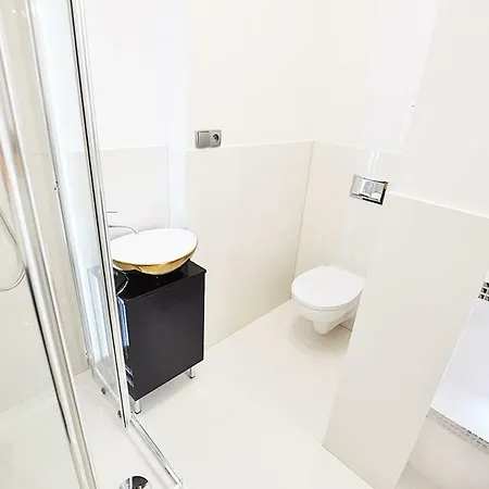 M11 Outstanding With Balcony