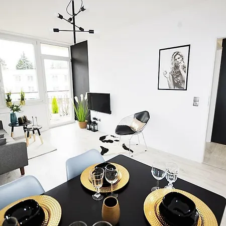 M11 Outstanding With Balcony Apartment *