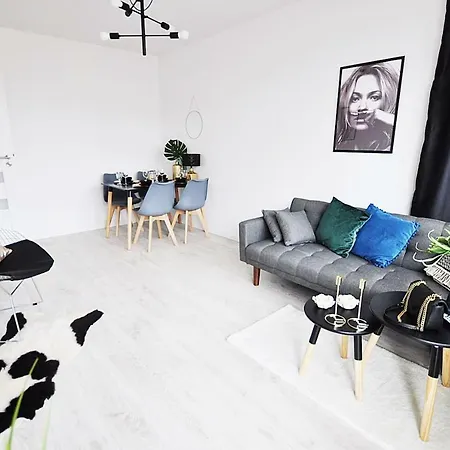 M11 Outstanding With Balcony Apartment Warsaw